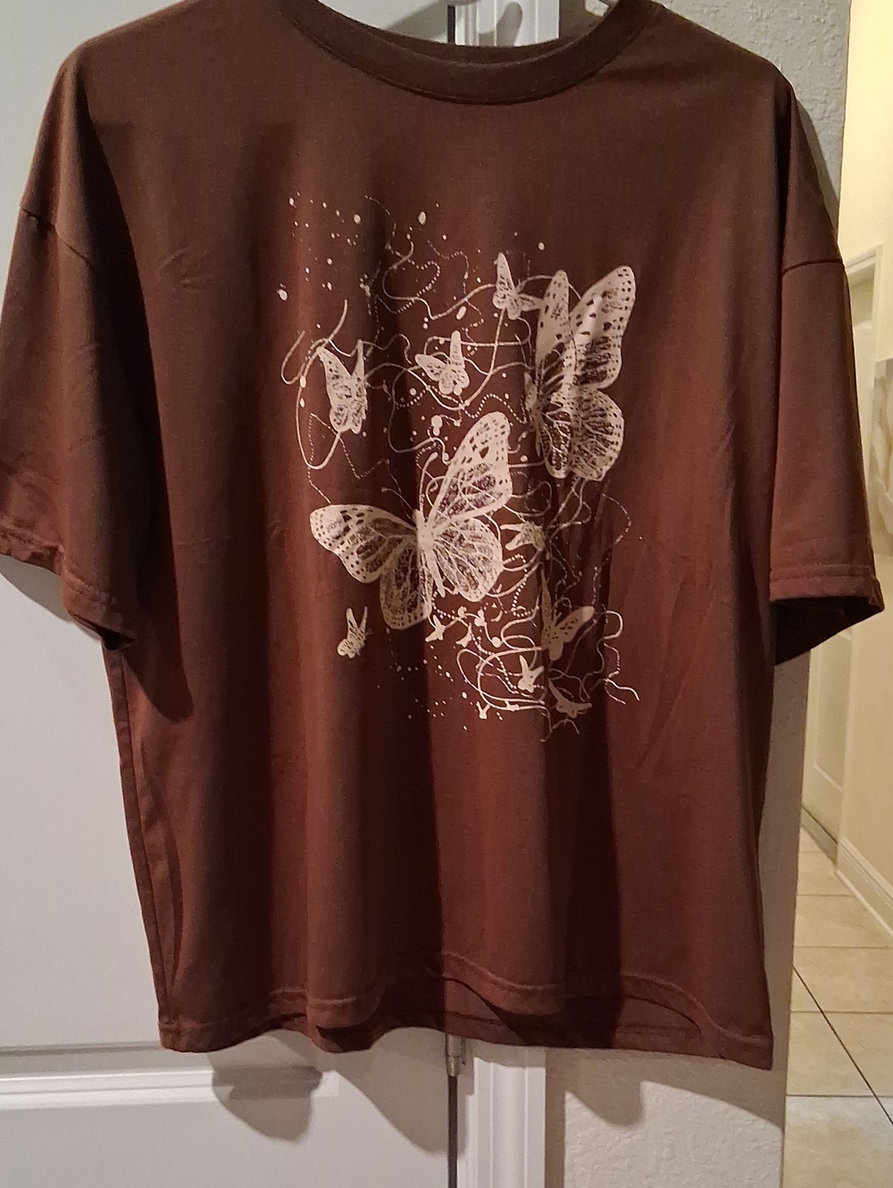 P:  WimenBrown Butterfly Graphic Tee